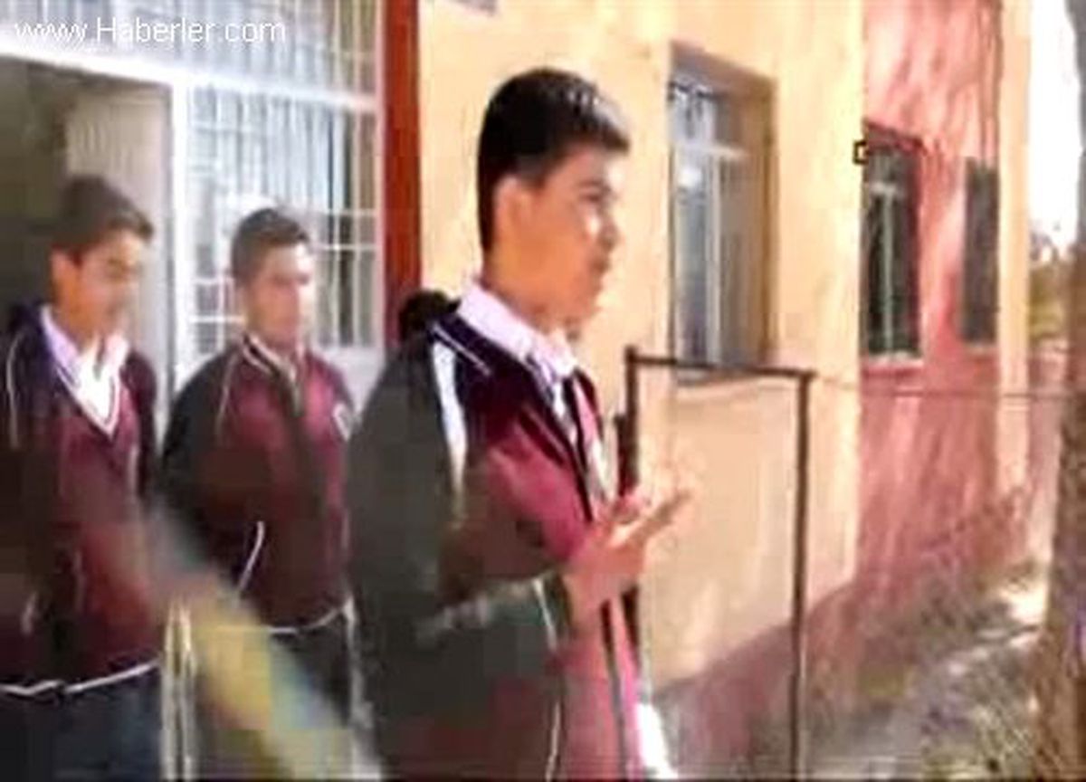 Başkale\'de Öğrencilerin Seçim Heyecanı