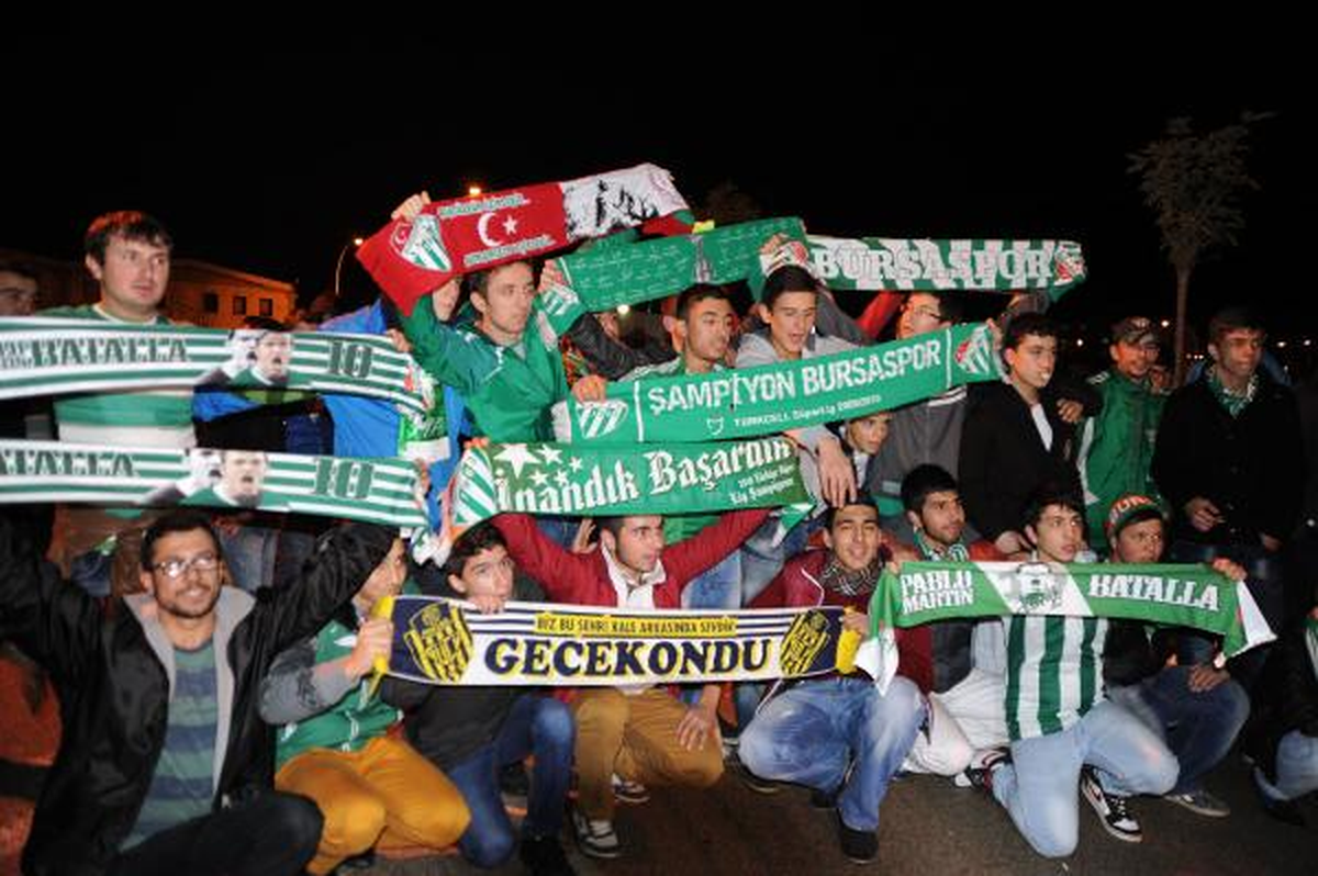 Bursaspor Taraftarlarından Daum\'a ve Yönetime Tepki