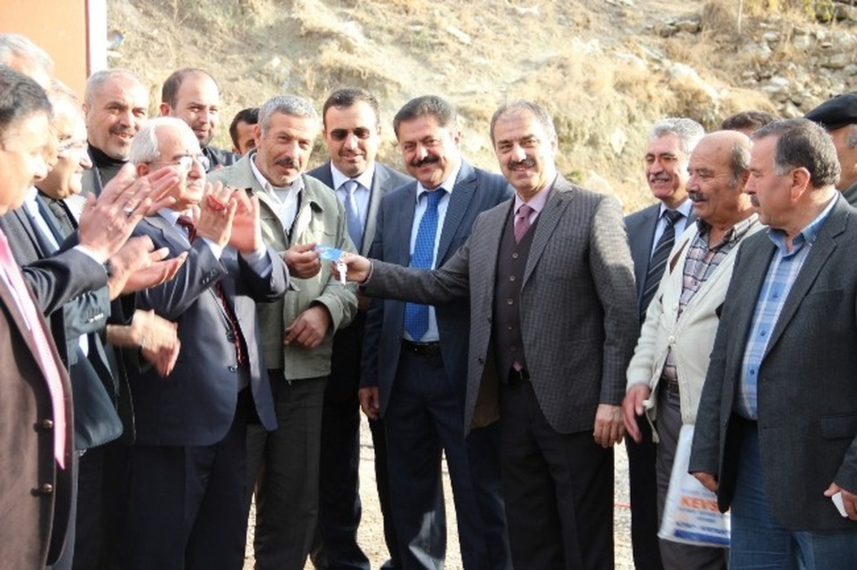 Çankırı\'da Tamamlanan TOKİ Evleri Sahiplerine Teslim Edildi