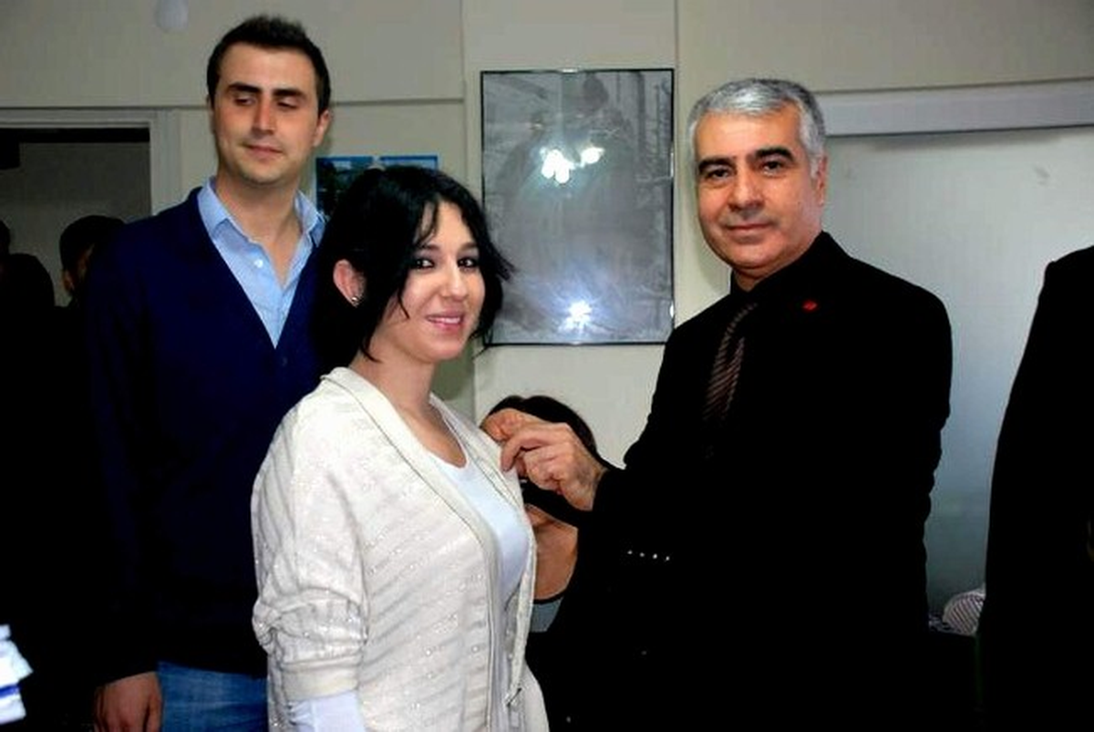 CHP Efeler İlçe Teşkilatına Katılan 358 Üyeye Rozet Takıldı