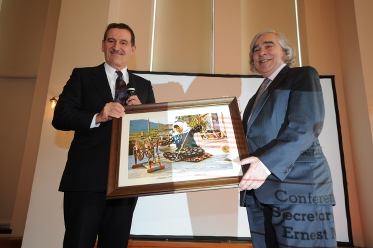 Dr. Ernest Moniz, Koç Üniversitesi\'ni Ziyaret Etti