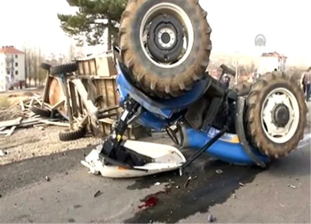 Ehliyetsiz sürücünün kullandığı traktör, virajı alamadı: 2 yaralı