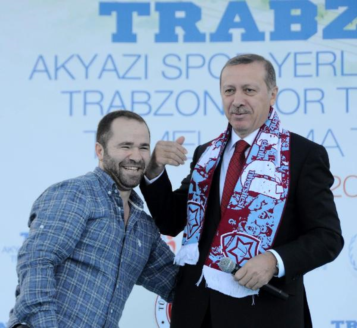 Erdoğan\'a Kaşkol Takan Tribün Lideri 1 Yıl Yasaklı Çıktı