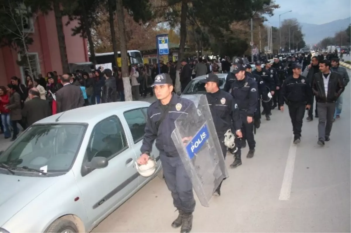 Erzincan\'da "Kadına Şiddet" Protestosu