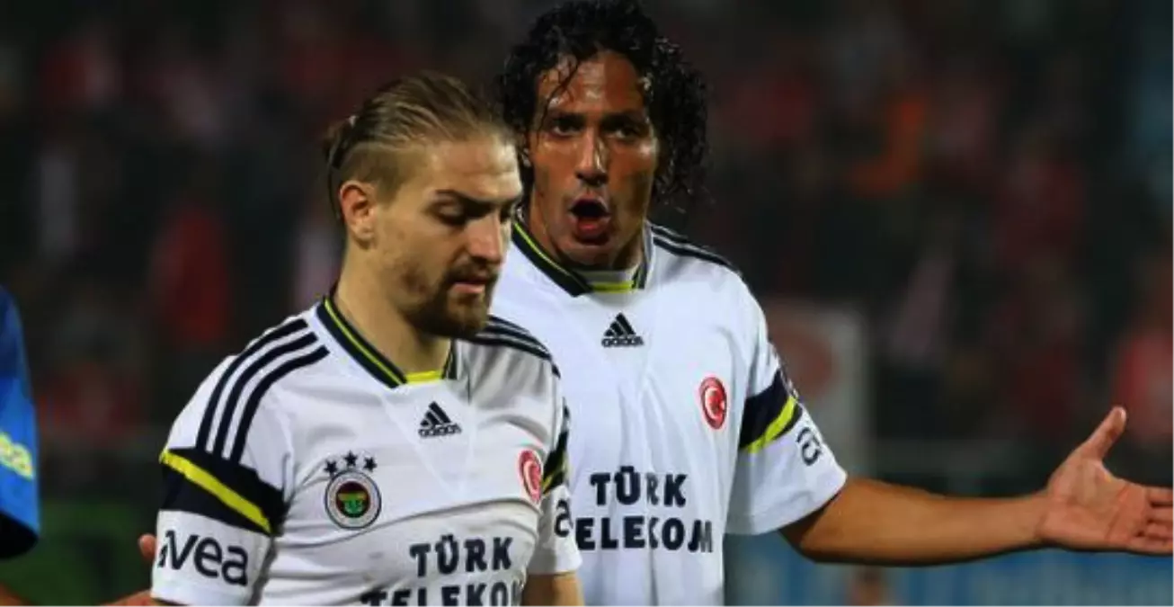 Fenerbahçe\'de "Caner Ve Alves" Küfürleşti