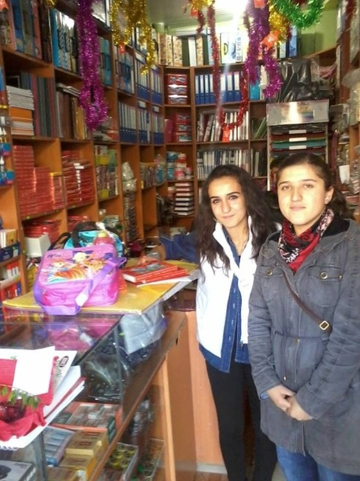 Hakkarili Öğrenciler Harçlıklarını Van\'a Gönderdiler