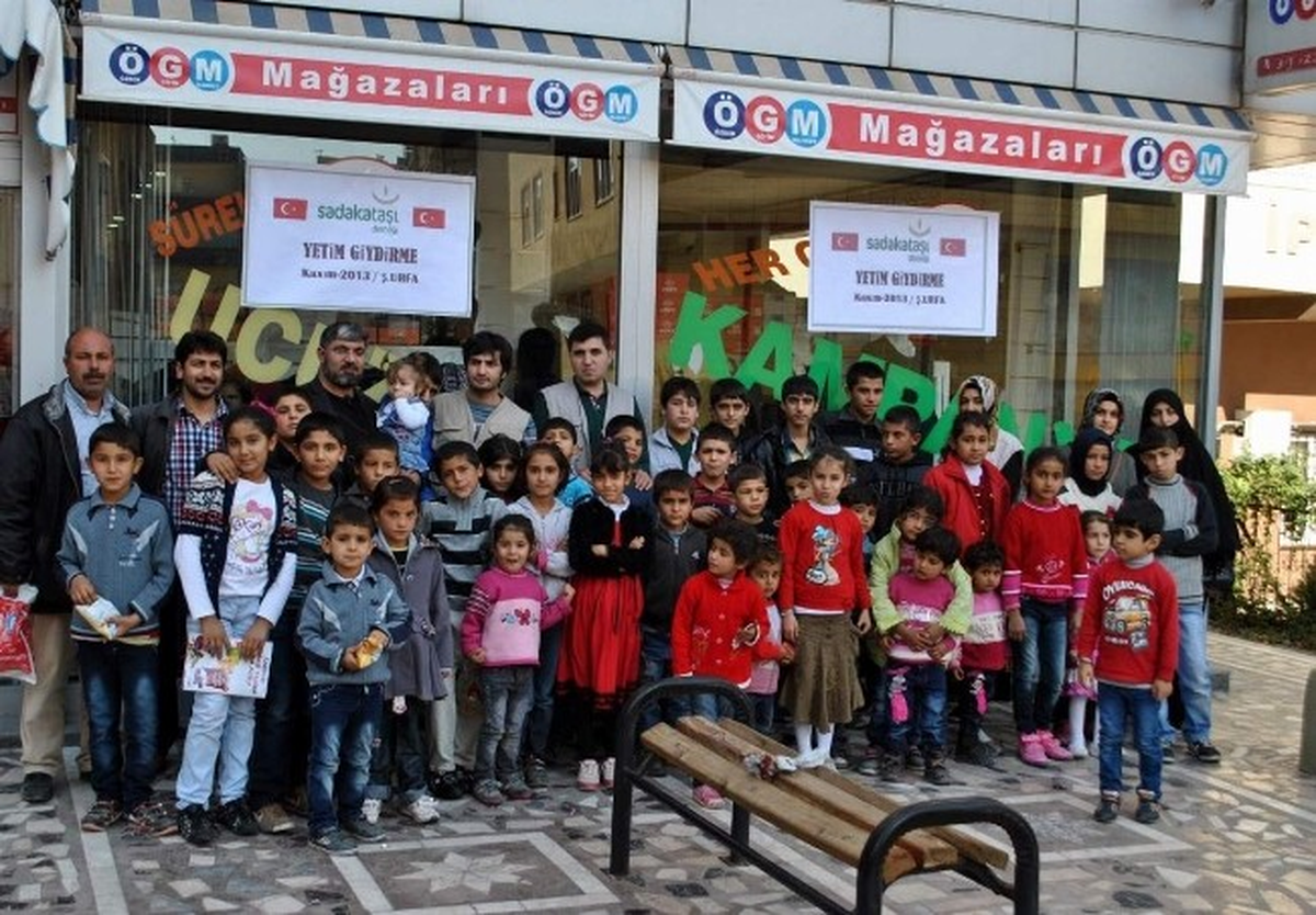 İhh ve Sadaka Taşı Derneği Yetim Çocukları Unutmadı