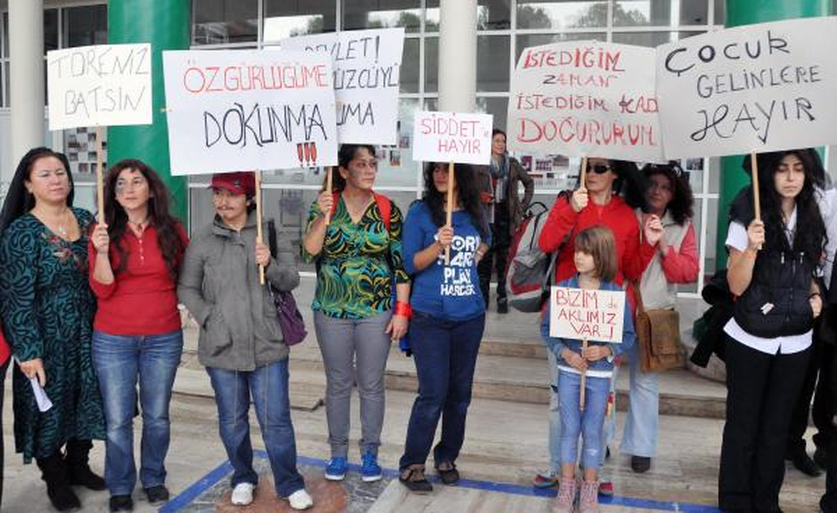 Kadına Yönelik Şiddet Canlandırması İzleyenleri Duygulandırdı