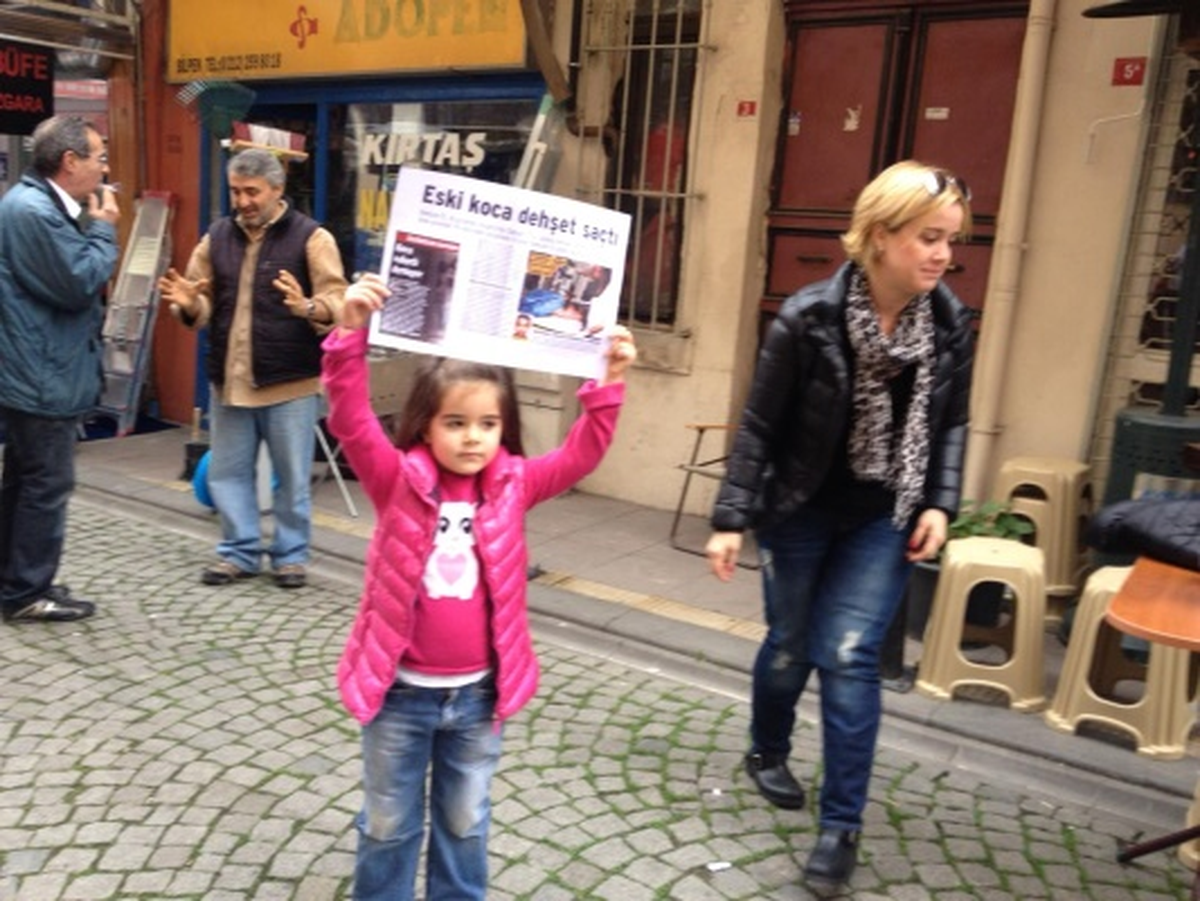 Kadına Yönelik Şiddete Karşı Flash Mob Etkinliği Düzenlendi