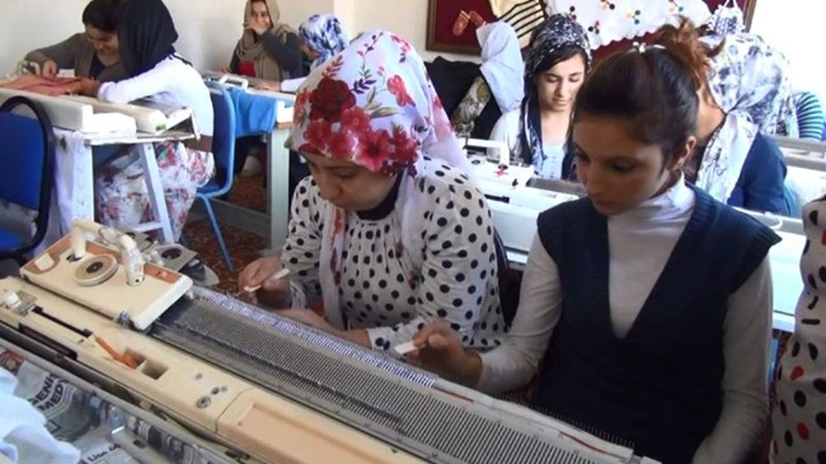 Kadınlar Şırnak\'ta Ürettiklerini İstanbul\'da Satıyor