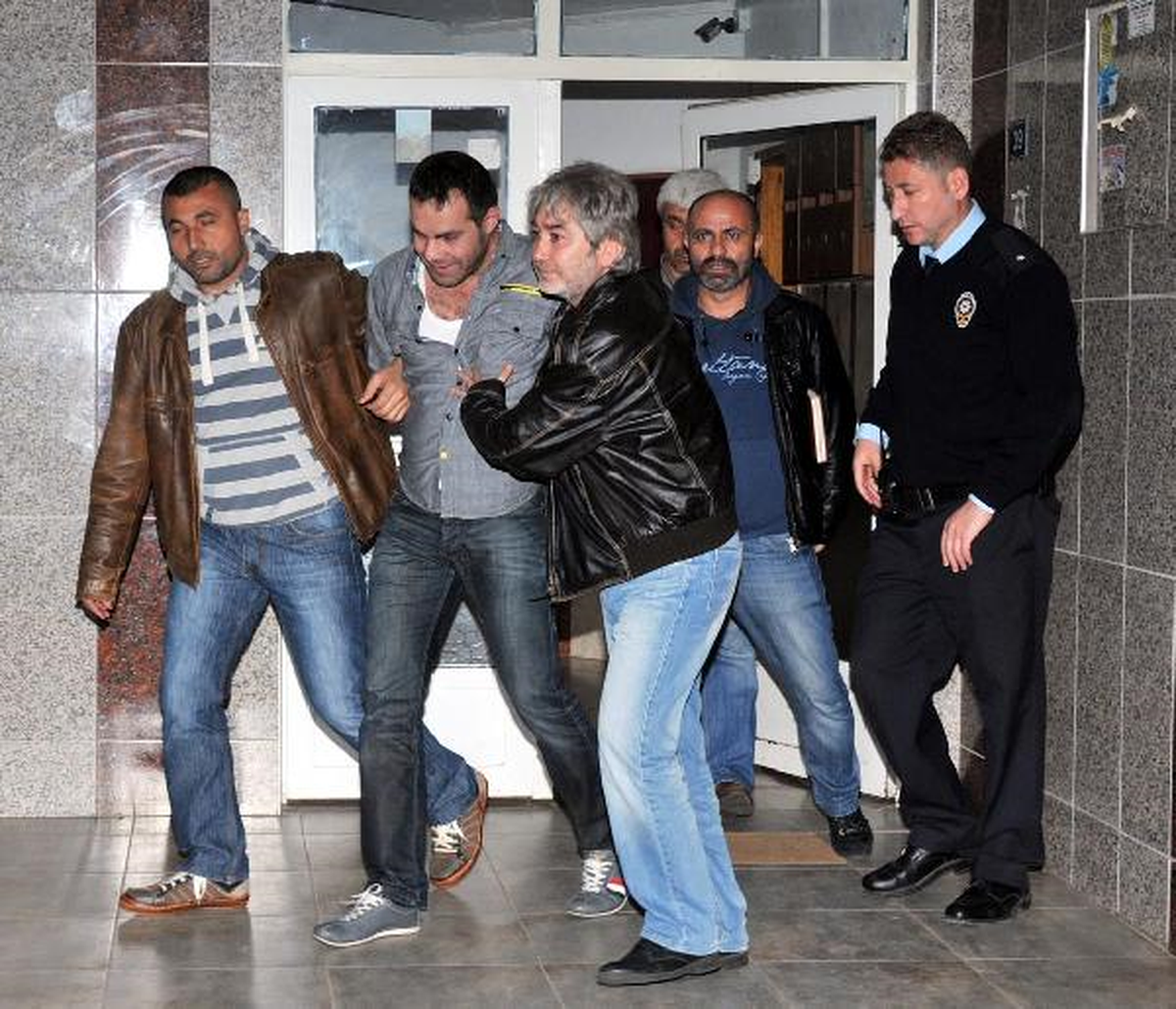 Kızıyla Kendisini Eve Kapatan Babaya Özel Harekat Operasyonu