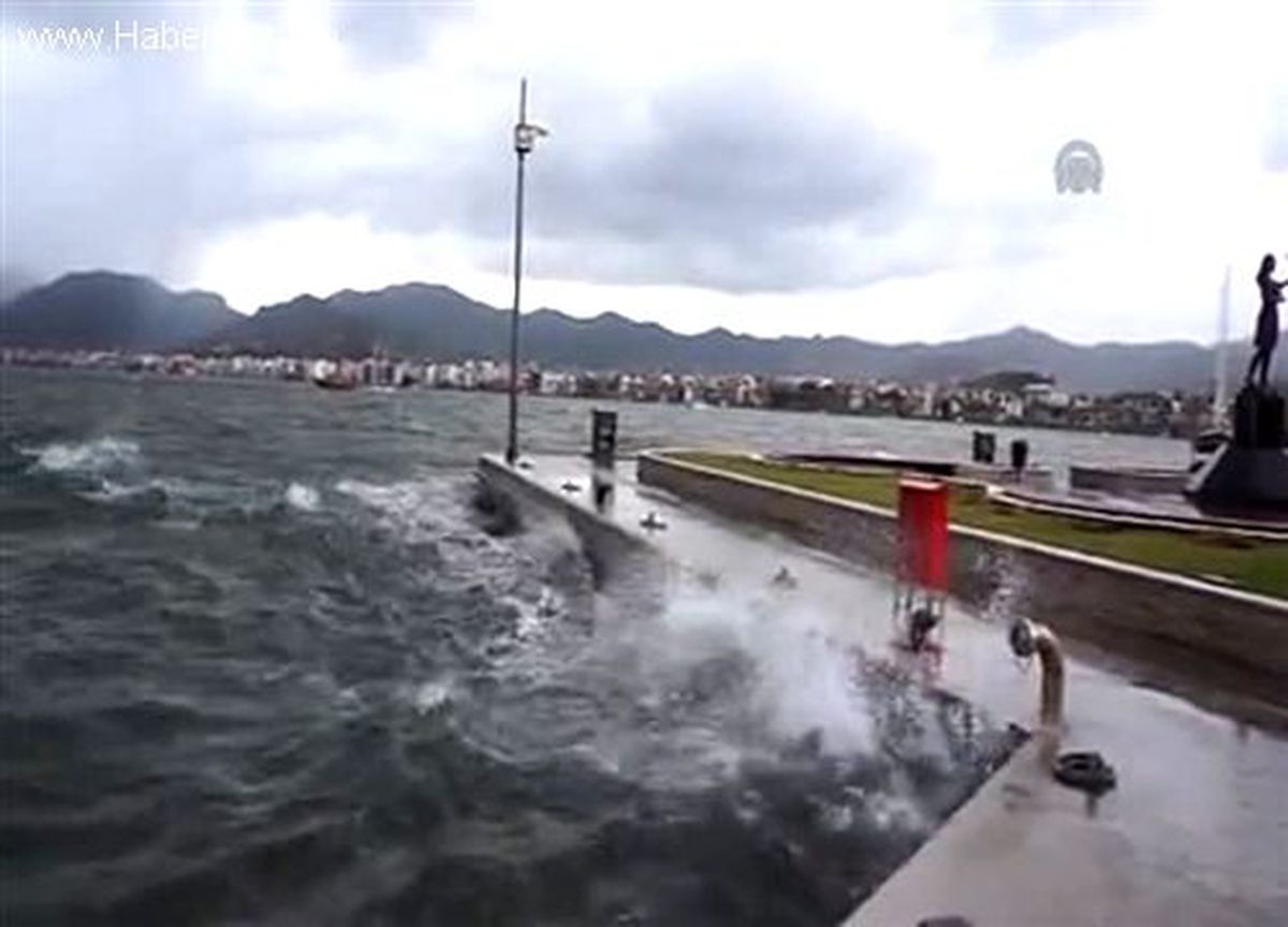 Marmaris\'te şiddetli rüzgar ve yağış