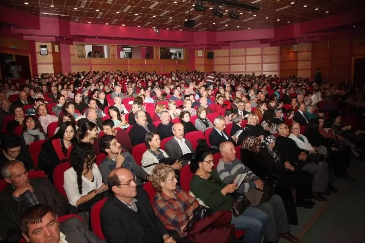 Öğretmenler Gününde Tiyatro Buluşması