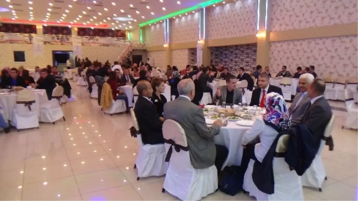 Öğretmenler Yemekte Bir Araya Geldi