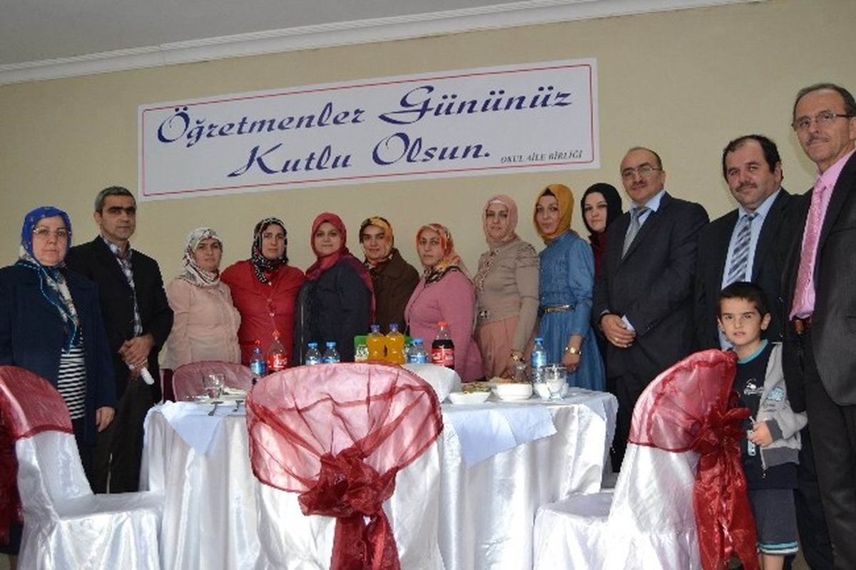 Öğretmenlere Ev Yapımı Kutlama
