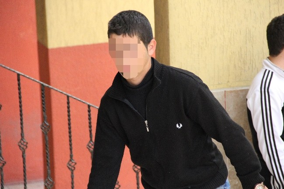 Park Halindeki Minibüsü Çalıp Kaza Yaptılar