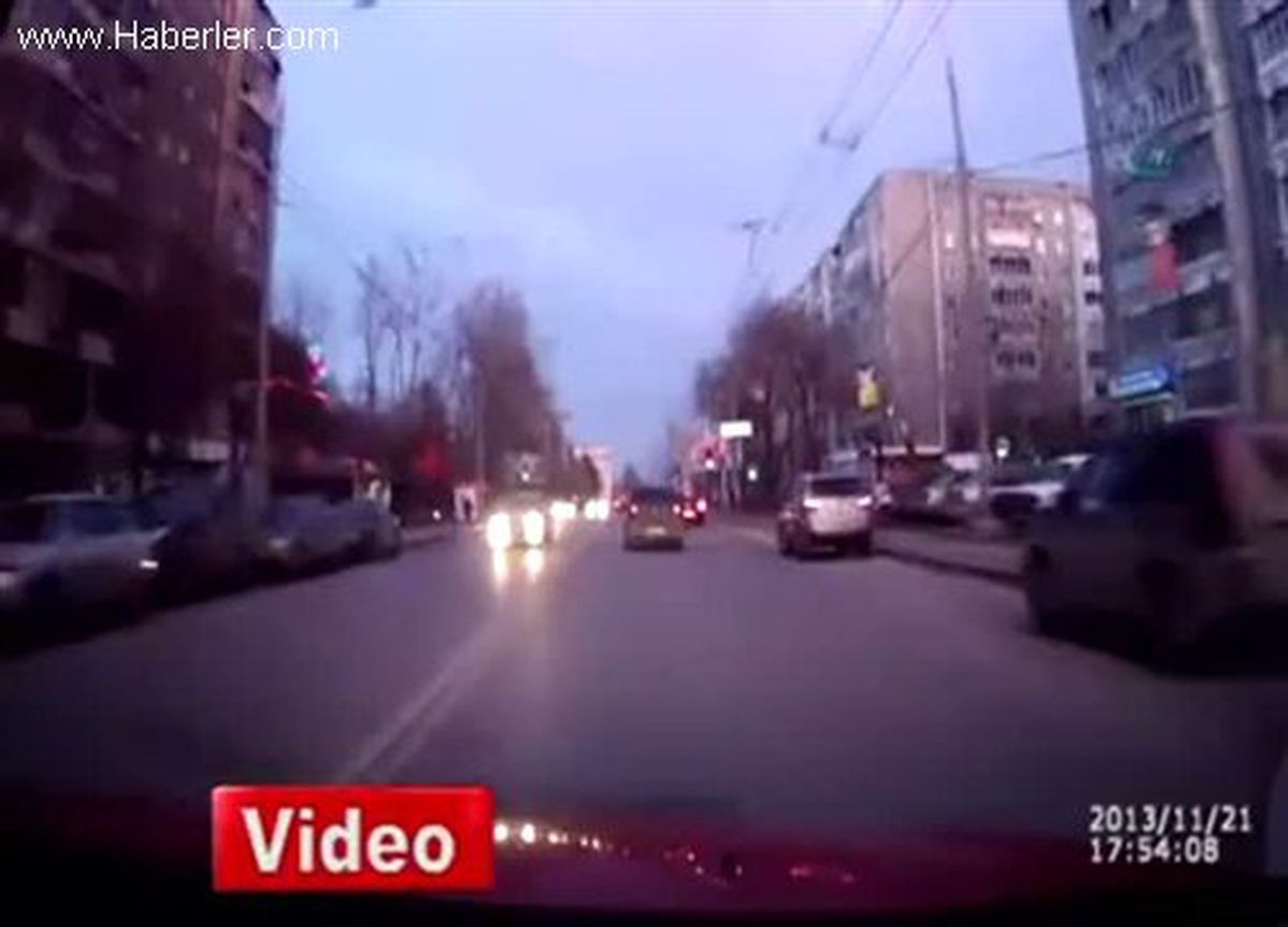 Patlayan Su Borusu Kazaya Neden Oldu