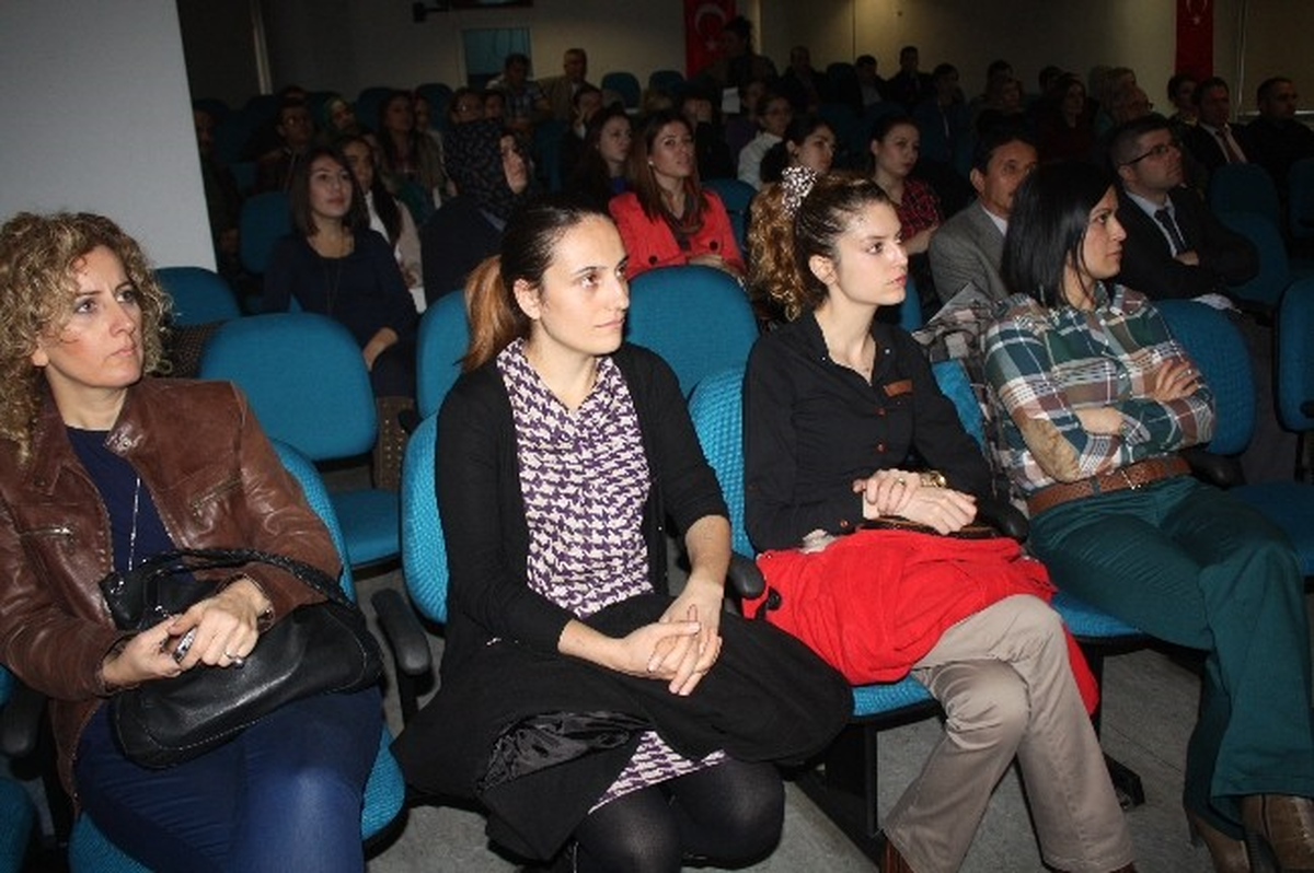 Sağlıkçılara Beden Dili Eğitimi Verildi