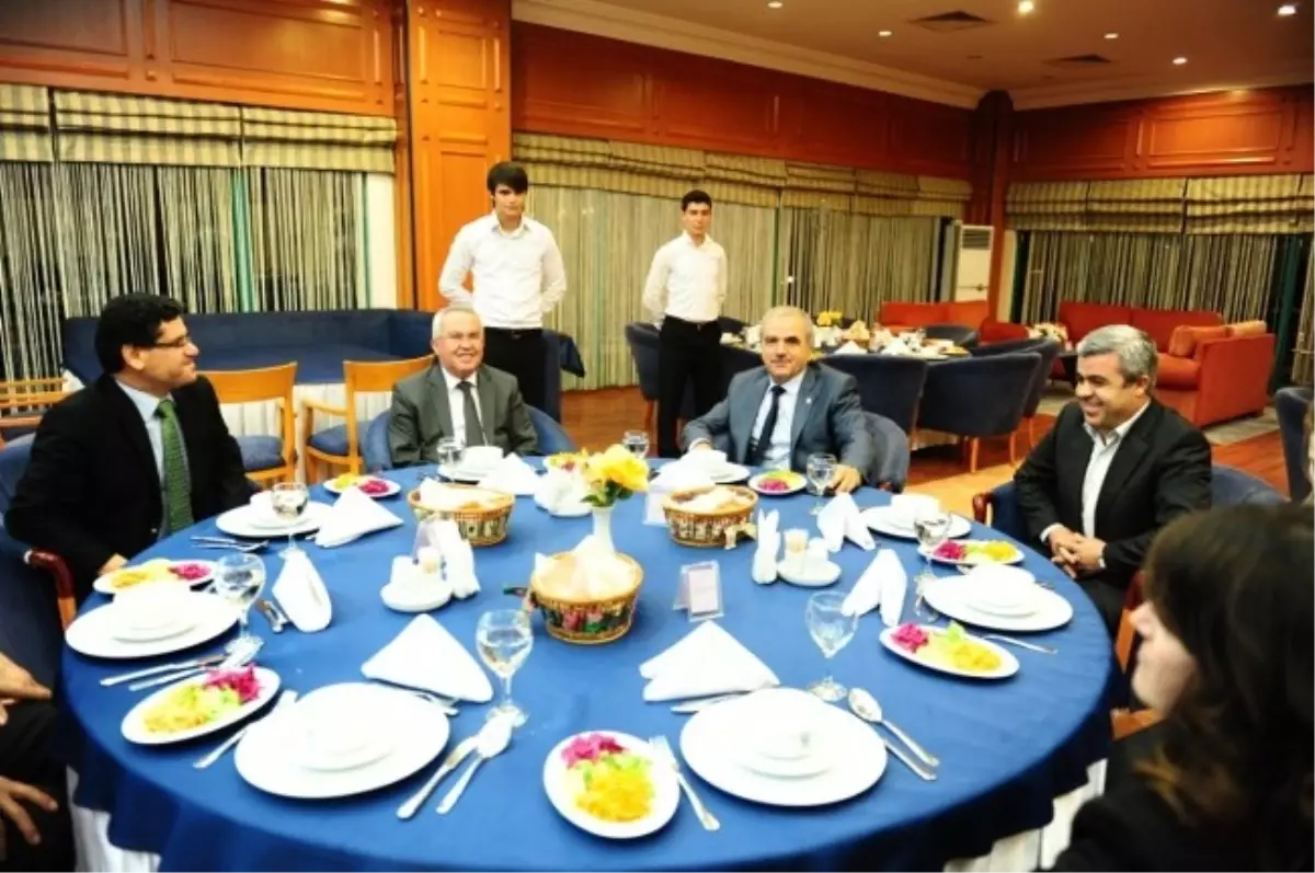 Üniversitede Sosyal Sorumluluk Proje Tanıtım Yemeği