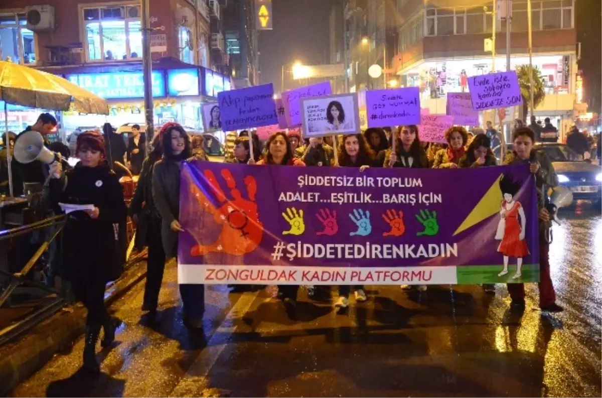 Zonguldak Kadın Platformu \'Kadına ve Şiddete Karşı Mücadele Günü\' İçin Yürüdü