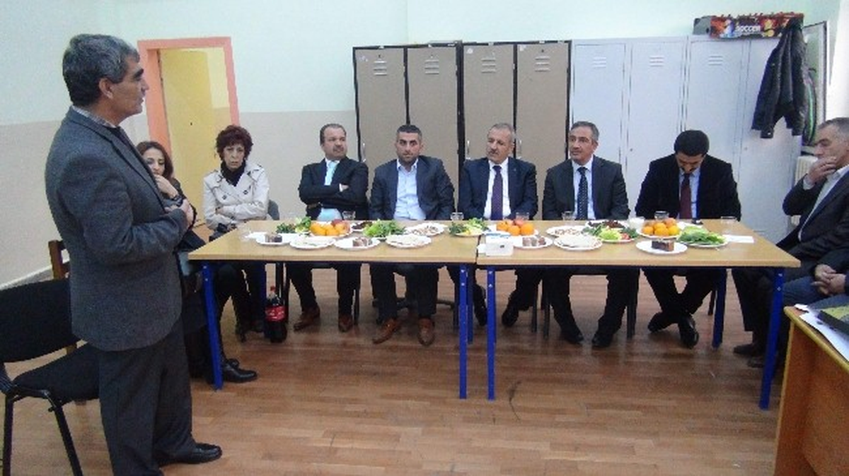 AK Parti Malatya\'dan Otistik Çocuklara Ziyaret