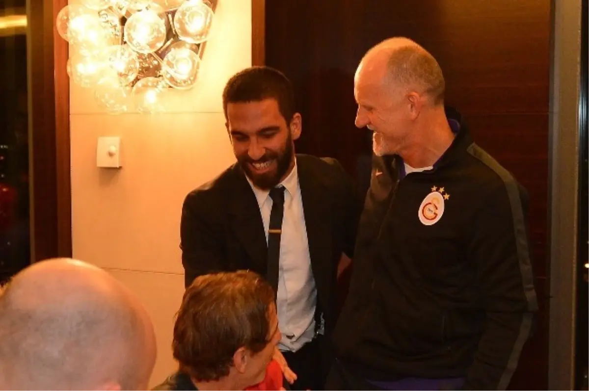 Arda Turan, Madrid Maçı Öncesinde G.Saray\'ı Ziyaret Etti