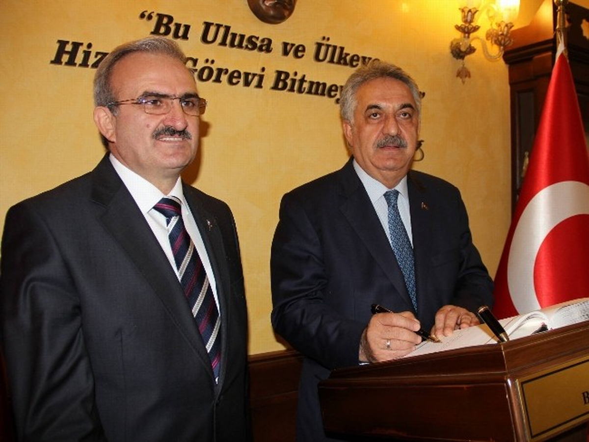 Bakan Yazıcı\'dan Dershane Açıklaması: "Biz Kimseyi Üzmek İstemeyiz"