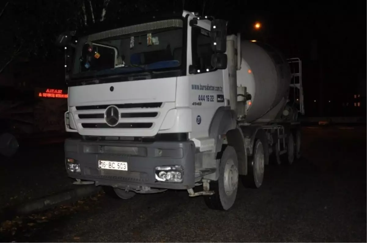 Beton Mikserinin Çarptığı Bisiklet Sürücüsü Yaralandı