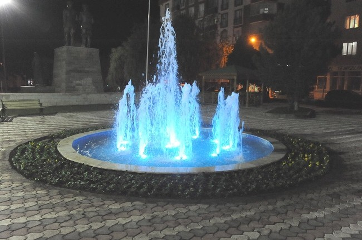 Bozüyük Cumhuriyet Meydanı\'ndaki Park Yenilendi