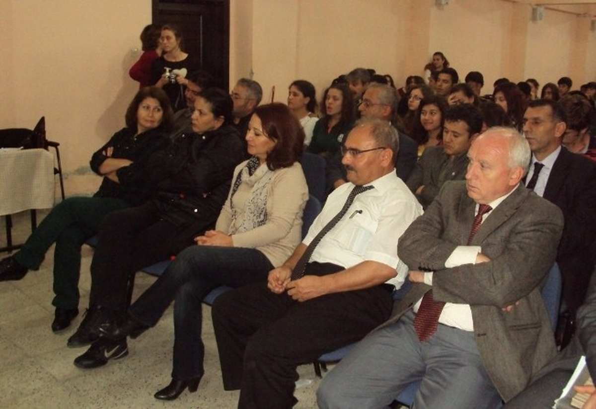 Burhaniye Ticaret Meslek Lisesi\'nde Kutlama