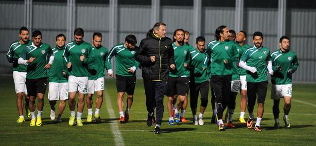 Bursaspor Yardımcı Antrenörü Verkempınck\'ten Daum Yorumu: "Mourınho Kalitesine Sahip"