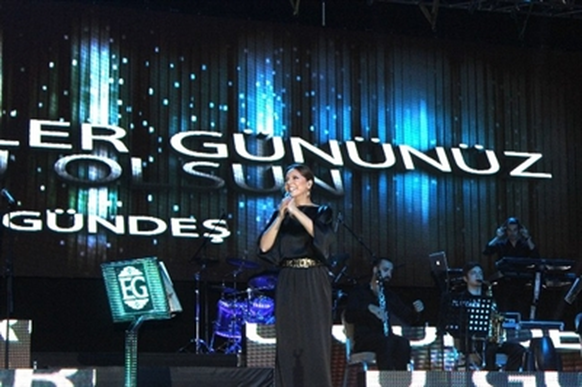 Ebru Gündeş, Öğretmenler Günü İçin Söyledi