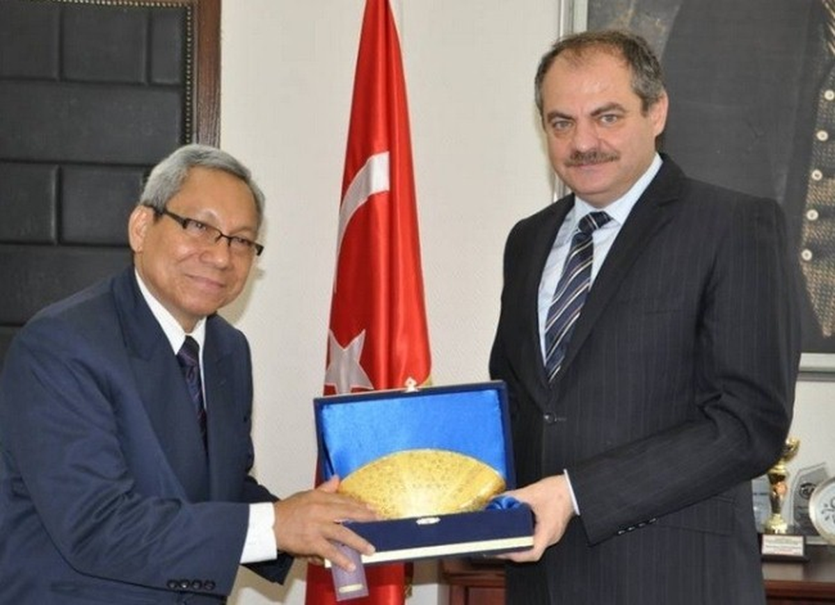 Endonezya Başkonsolosu Tekirdağ Belediyesini Ziyaret Etti