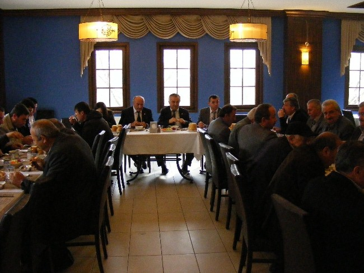 İl Genel Meclis Üyeleri Muhtarlarla İstişare Toplantısı Yaptı