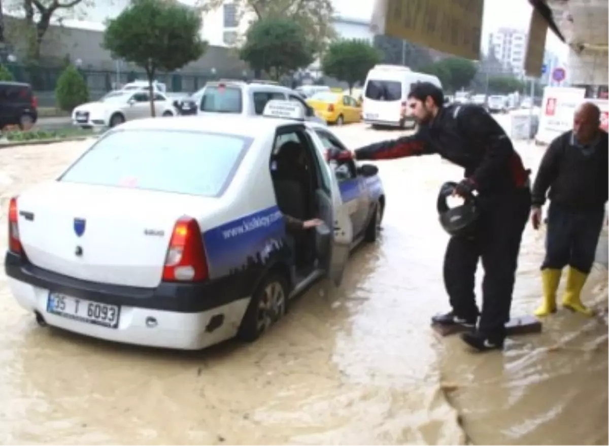 İzmir\'deki Sağanak