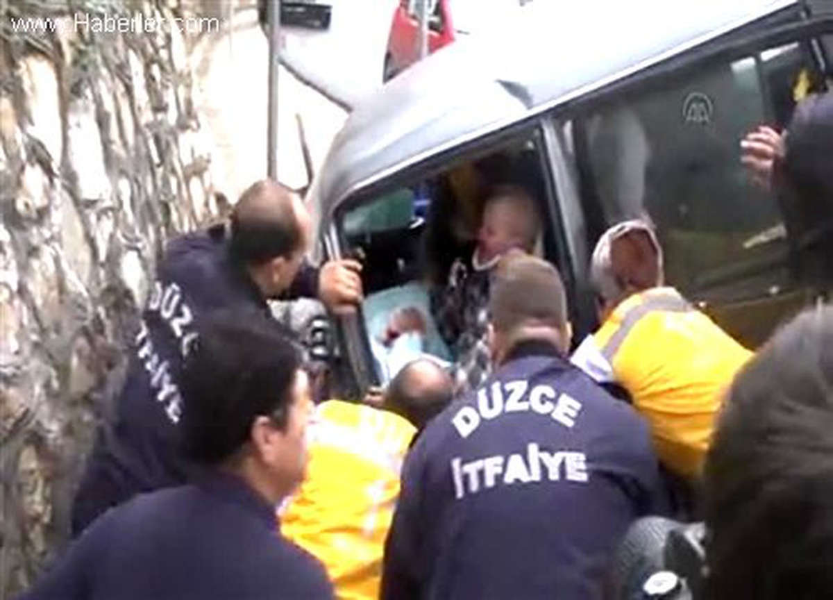 Polonyalı turistler kaza geçirdi: 2 yaralı