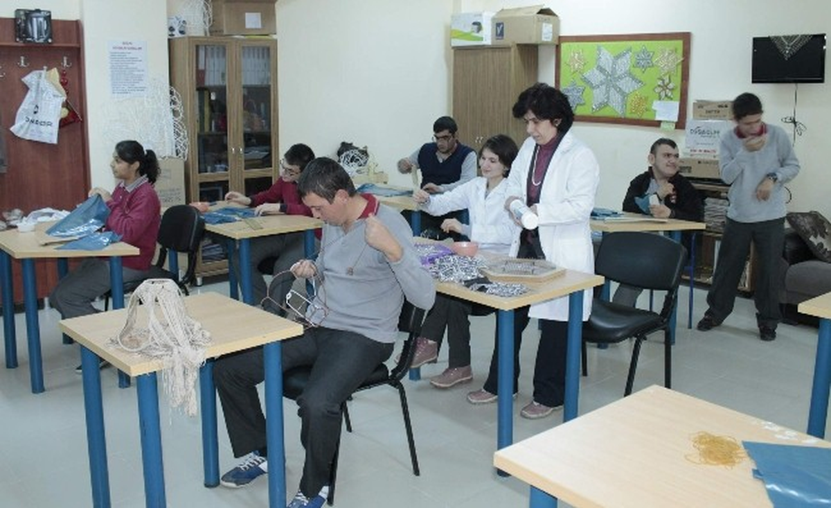 Sanatlarıyla Engelleri Aşıyorlar