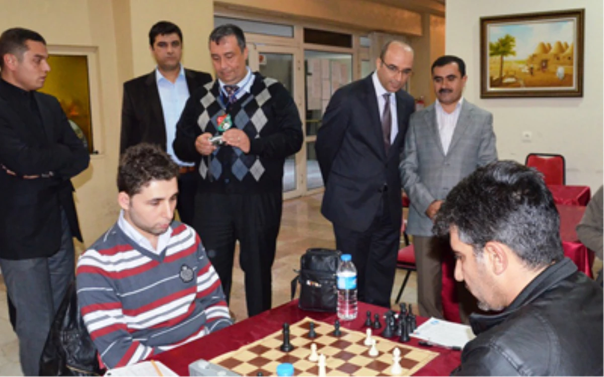 Satranç Turnuvasında Dereceye Girenler Ödüllendirildi