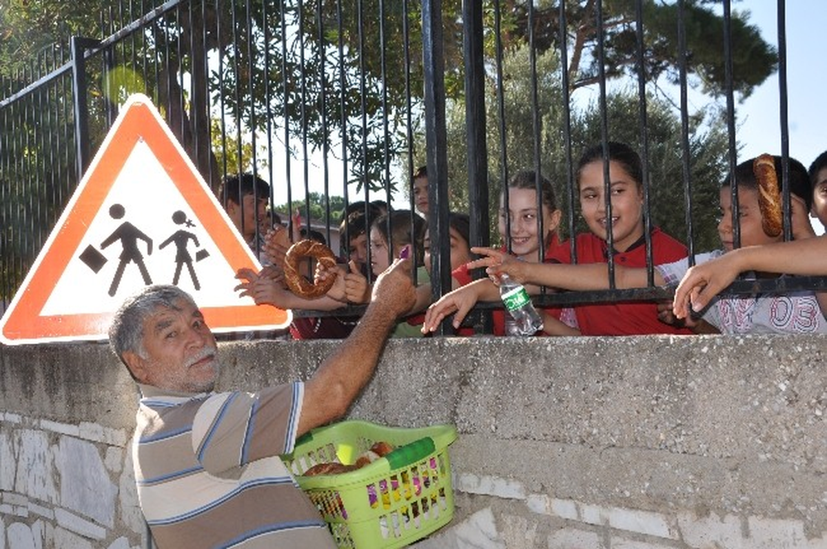 Teneffüste Öğrencilere Bakkaldan Kantin Hizmeti