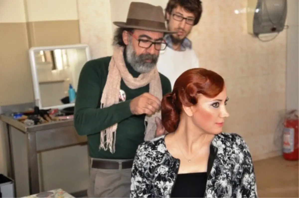 İzmirli Kuaför Harun Cici, Öğretmenlere Define Sundu