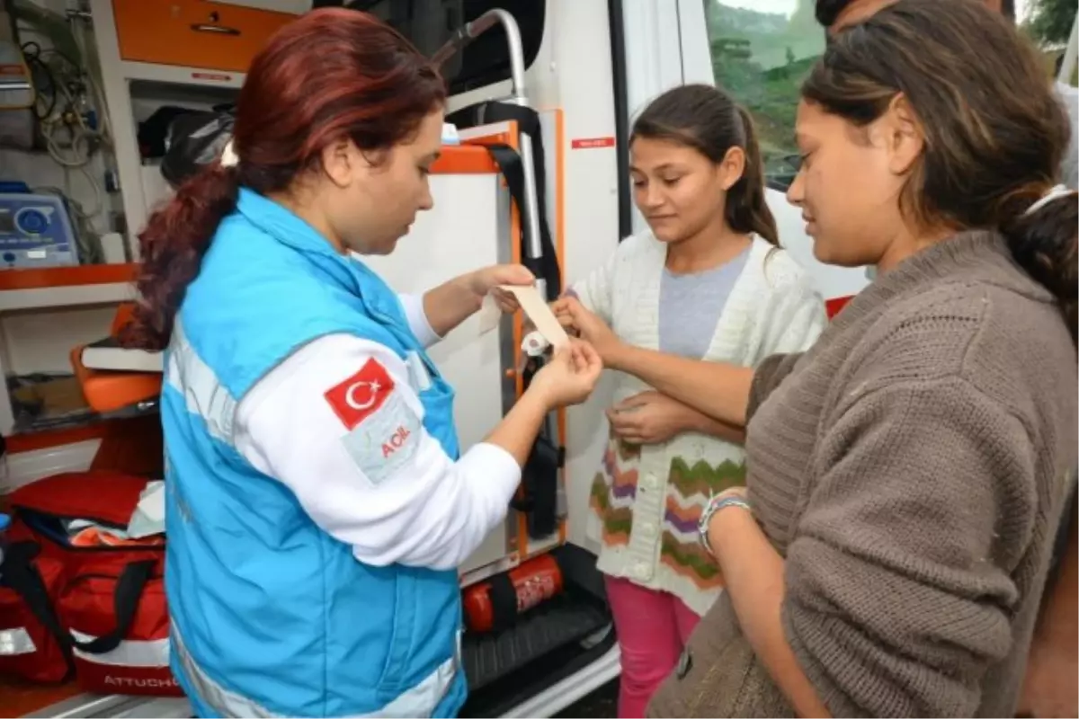 Yağmur Mağduru İtfaiye Ekibi Yaralarını Sarıyor