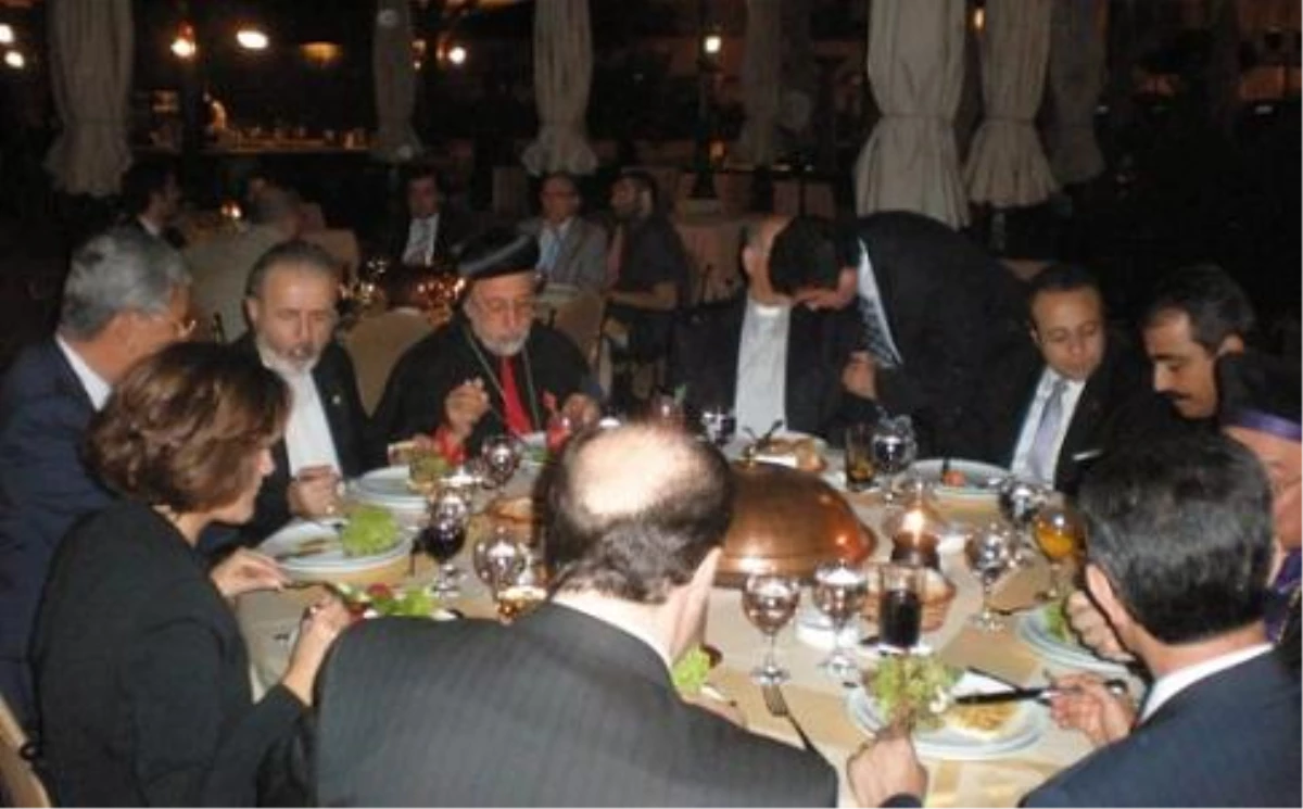 AB Bakanı Bağış, Farklı İnanç Gruplarına İstişare Yemeği Verecek