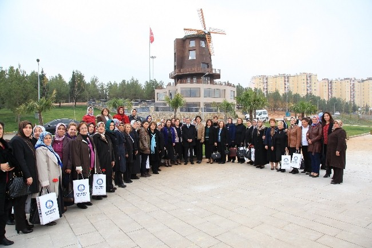 Ak Partili Kadınlar, Şahinbey Belediyesi Şelale Parkı Gezdi