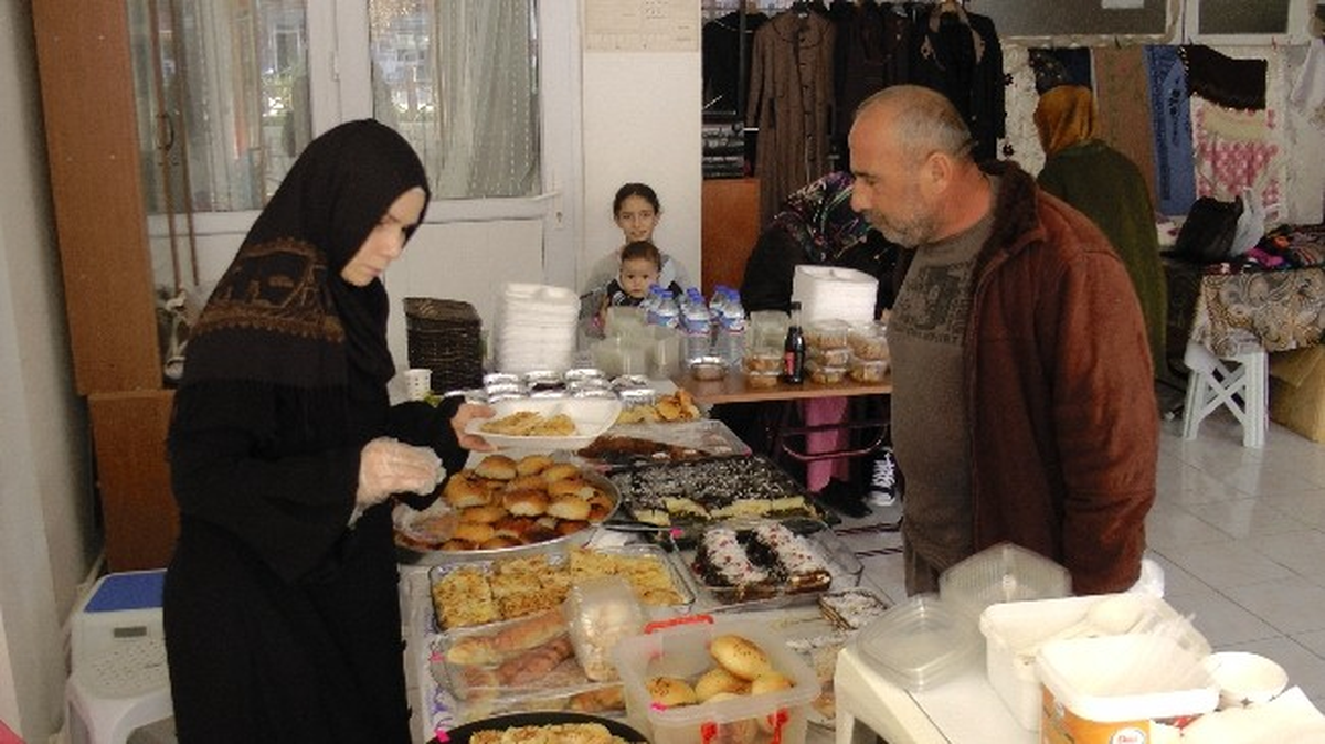 Akçakoca\'da Eğitim Yararına Kermes Düzenlendi