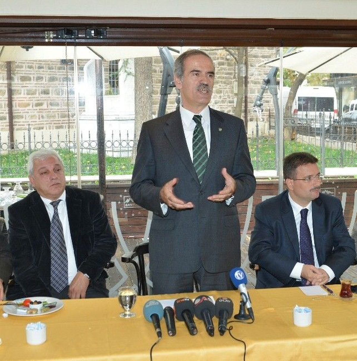 Altepe, Bursa İl Dernekleri Federasyonu Üyeleriyle Bir Araya Geldi