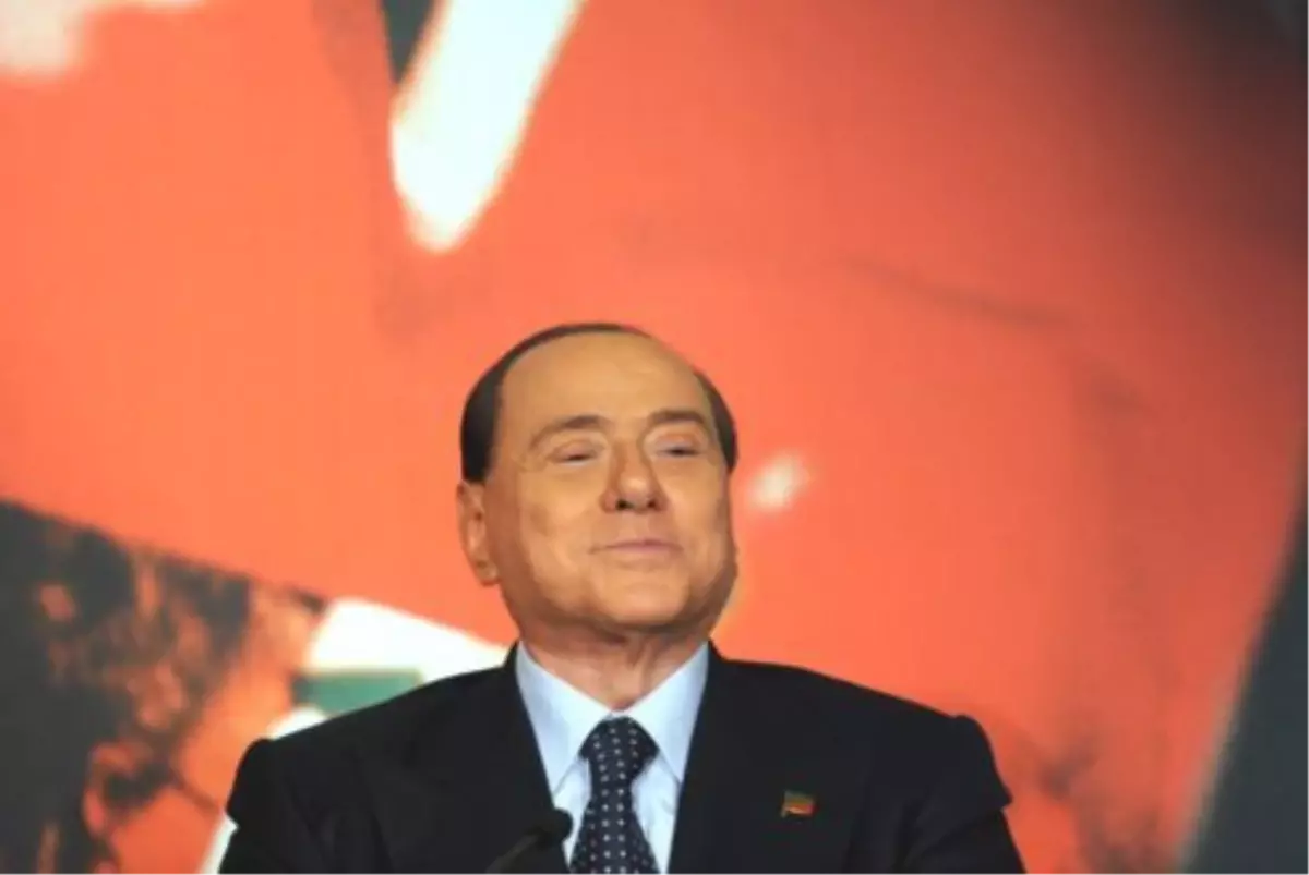 Berlusconi Senato\'dan Azledildi