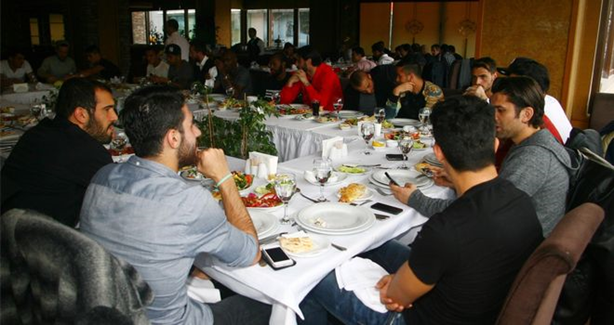 Beşiktaş\'ta Futbolculara Moral Yemeği