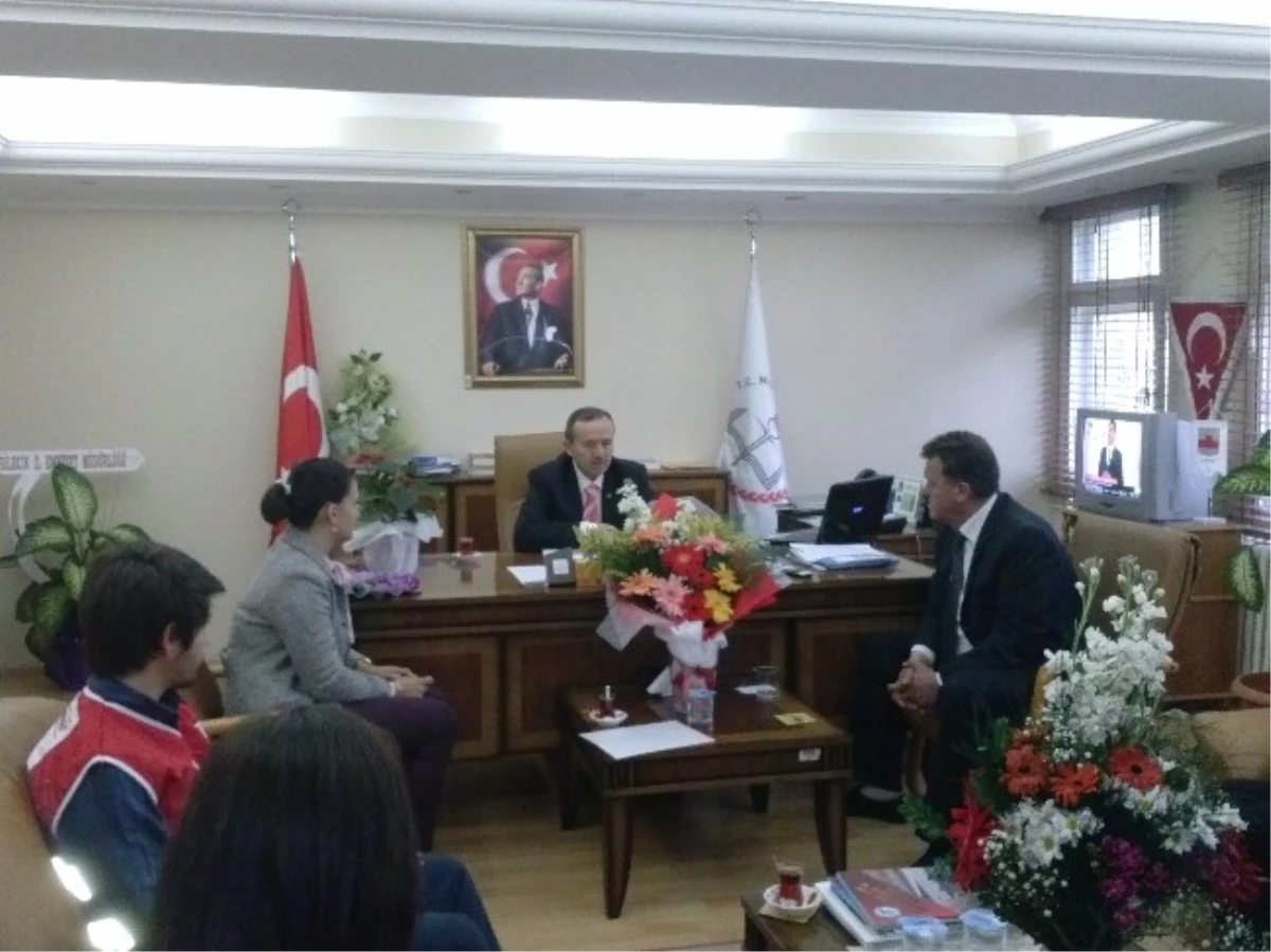 Bilecik Kızılay Şubesi Başkanı Çınar\'dan İl Milli Eğitim Müdürü Şişman\'a Ziyaret