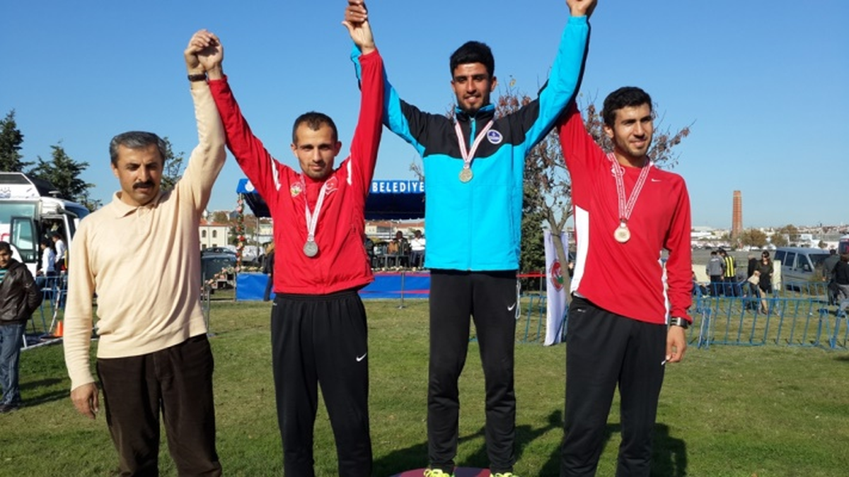 Büyükşehirli Şeref, Kır Koşusunda Birinci Oldu