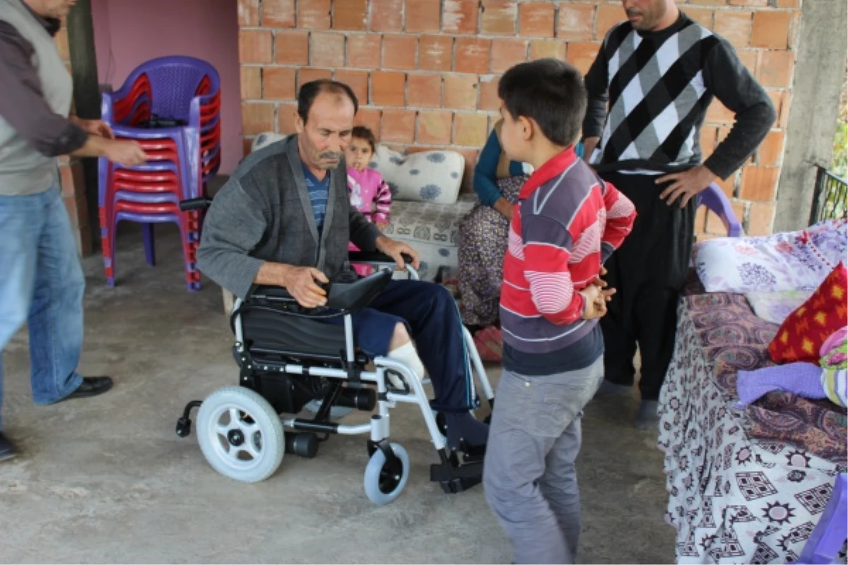 Engelli Muhtar Bekir Çözmez, Akülü Araba ile Hayata Bağlandı